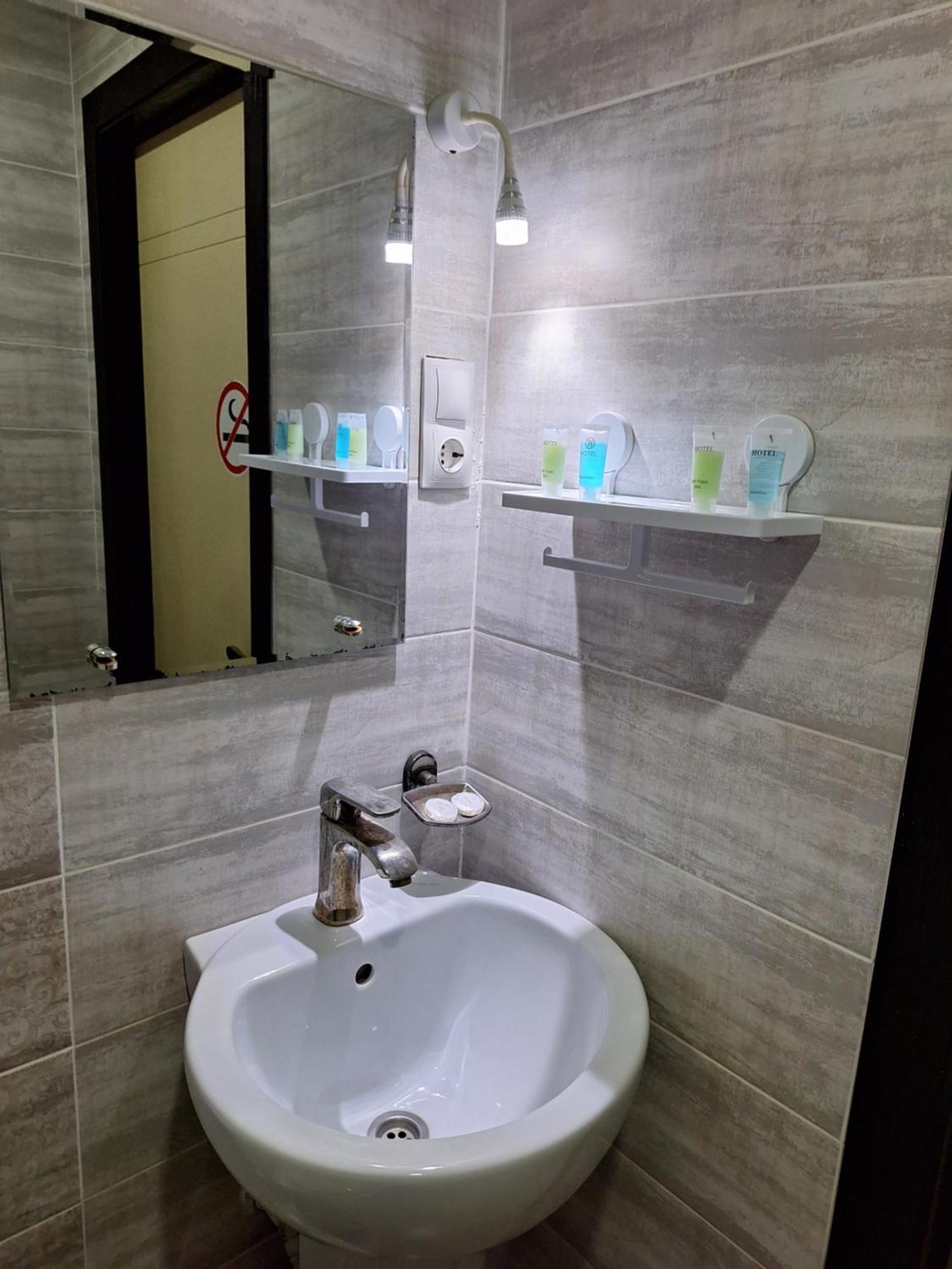 Hotel Georgian Koutaïssi Extérieur photo