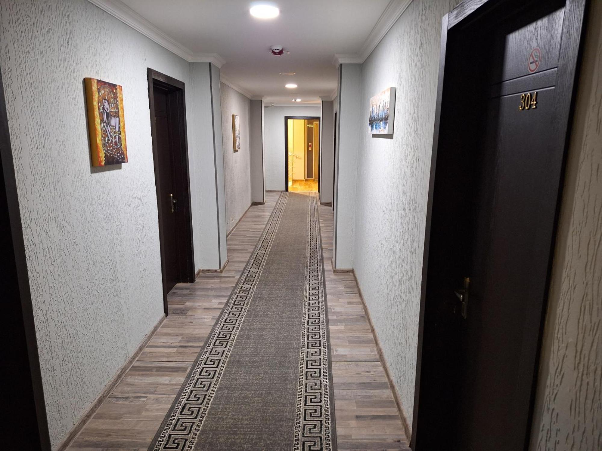 Hotel Georgian Koutaïssi Extérieur photo