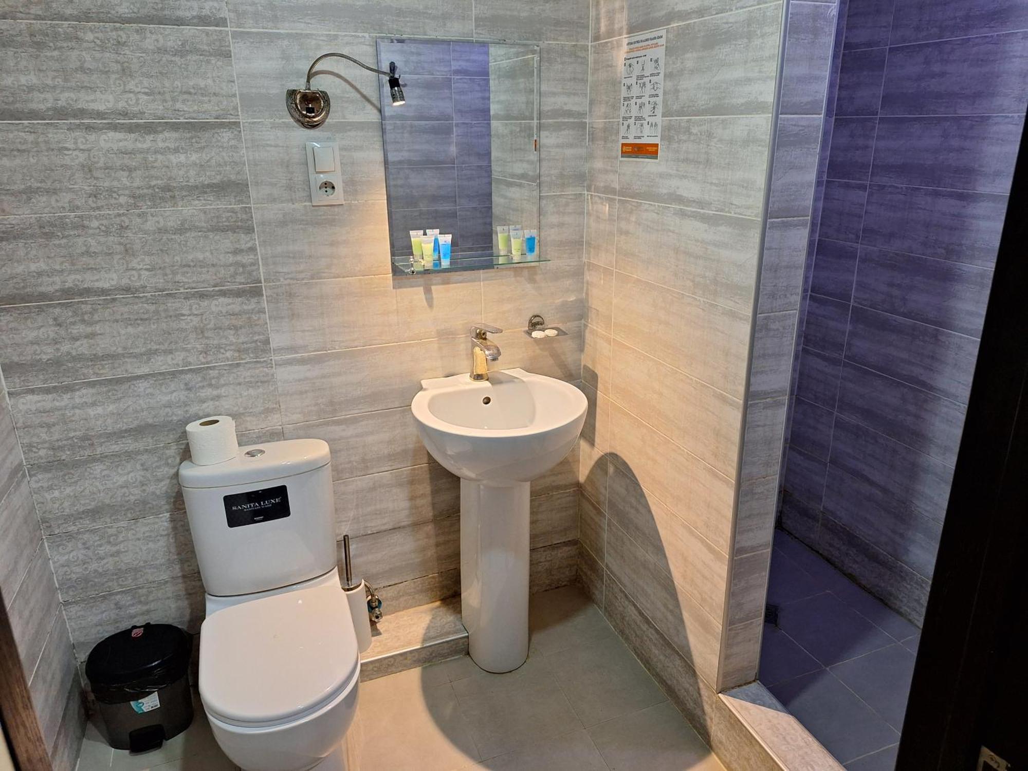 Hotel Georgian Koutaïssi Extérieur photo