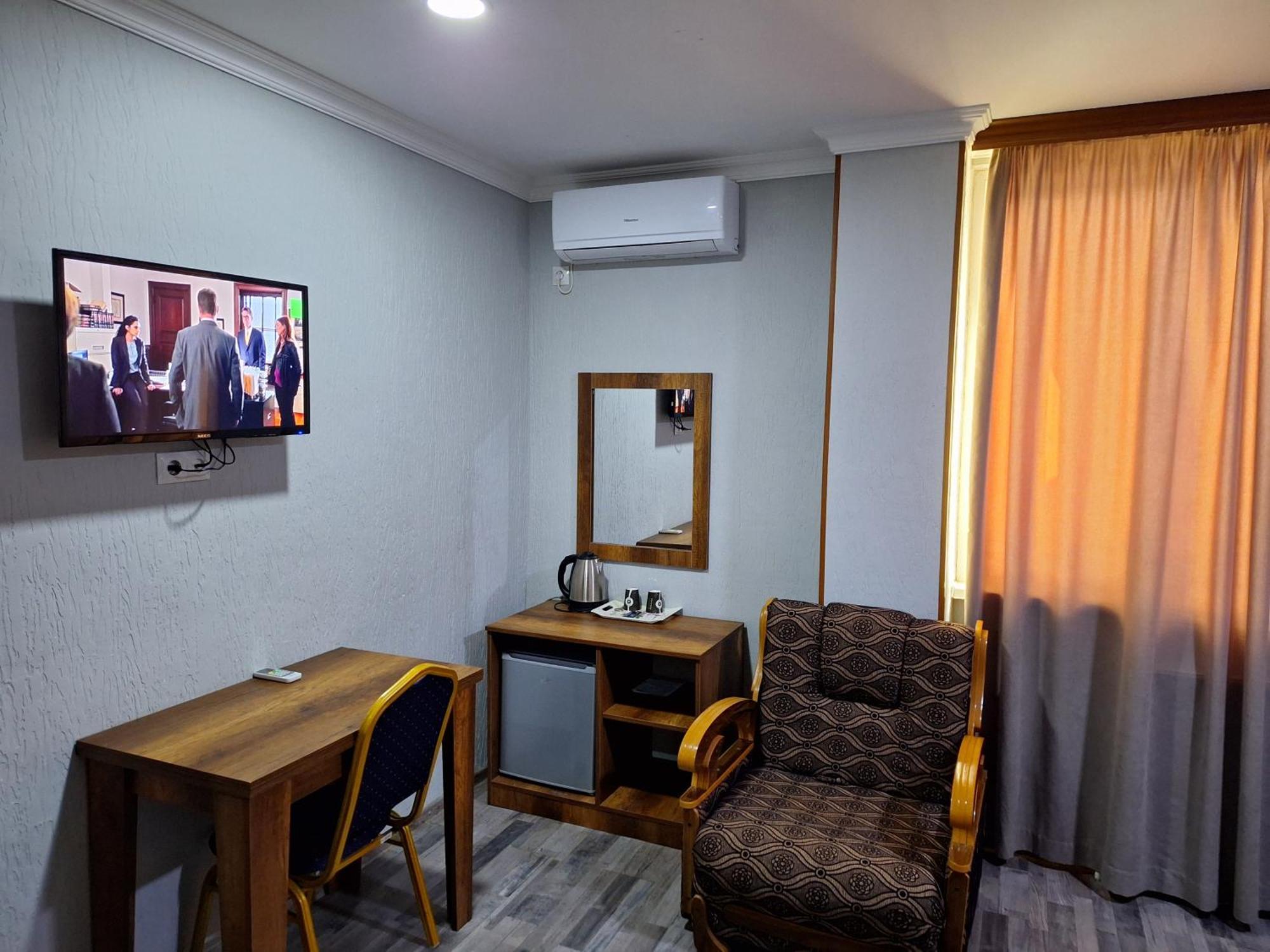 Hotel Georgian Koutaïssi Extérieur photo
