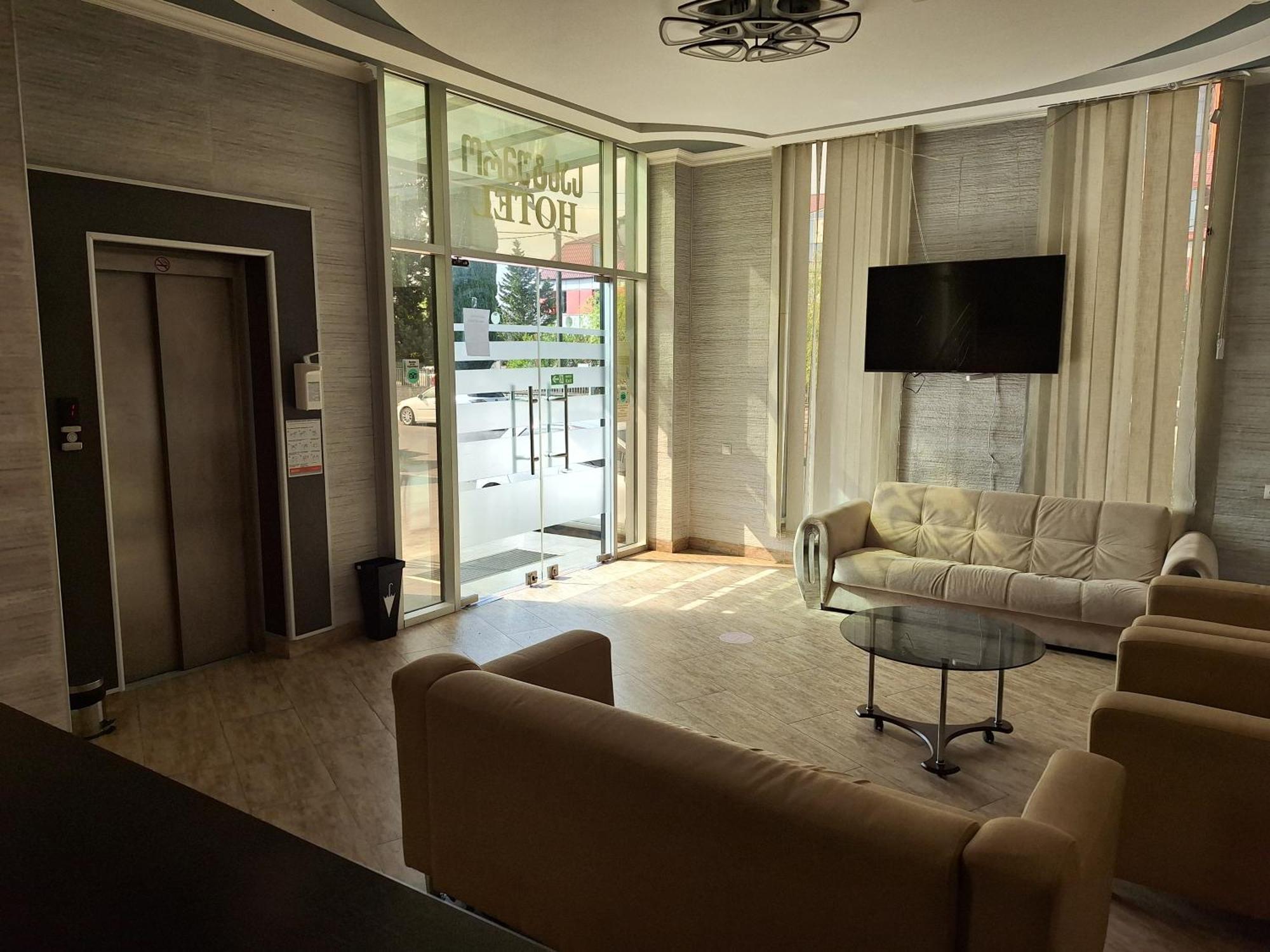 Hotel Georgian Koutaïssi Extérieur photo